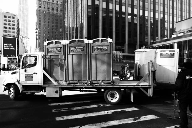 Best Porta potty rental near me  in Clifton, TN